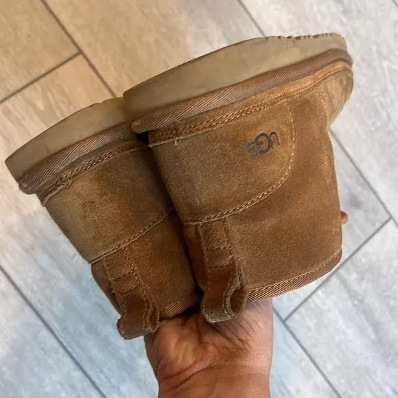 Ugg chestnut Nueumal tie suede sheepskin suede winter boots size 5/6