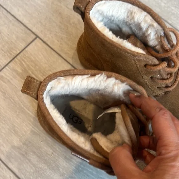 Ugg chestnut Nueumal tie suede sheepskin suede winter boots size 5/6