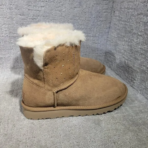 Ugg Classic Gem Women's Size US 8 Chestnut Suede Pull On Snow Mini Boots