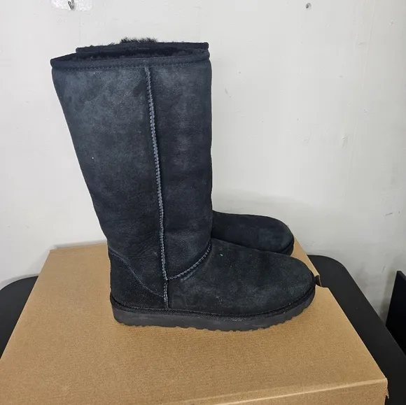 UGG Classic II Women's 17&quot; Tall Black Shearling Suede Snow Boots  Size 10
