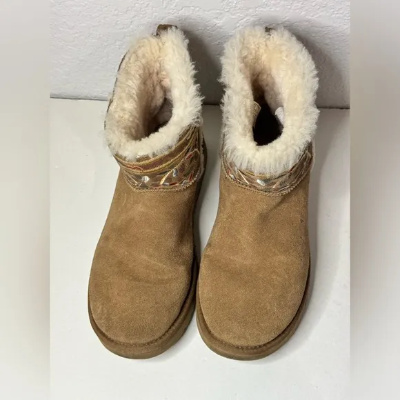 UGG CLASSIC MINI BEAUTY CHESTNUT FLORAL SHEARLING BOOT US 9 / EU 40 / UK 7