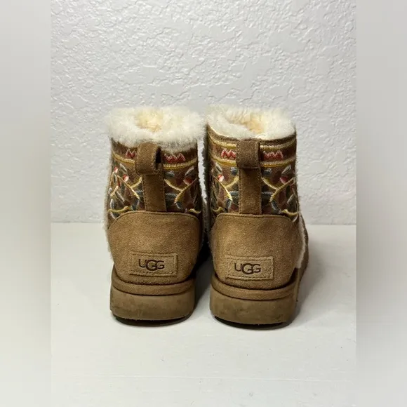 UGG CLASSIC MINI BEAUTY CHESTNUT FLORAL SHEARLING BOOT US 9 / EU 40 / UK 7