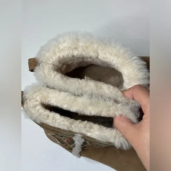 UGG CLASSIC MINI BEAUTY CHESTNUT FLORAL SHEARLING BOOT US 9 / EU 40 / UK 7