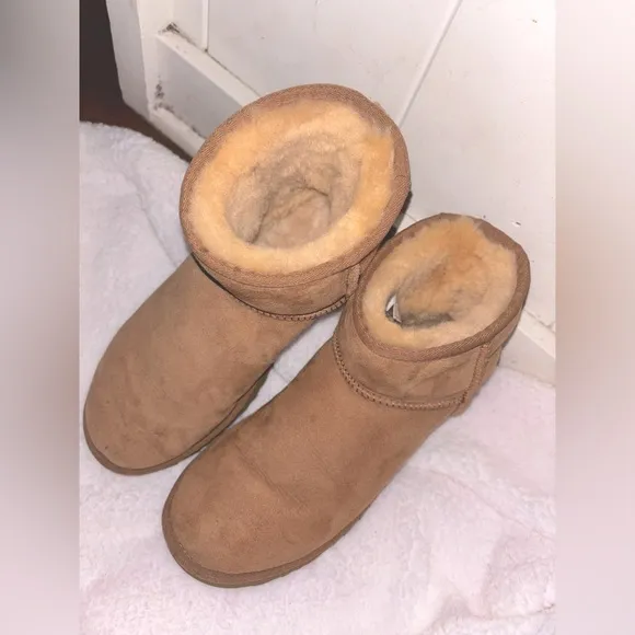 💕Ugg Classic Mini Boots 💕