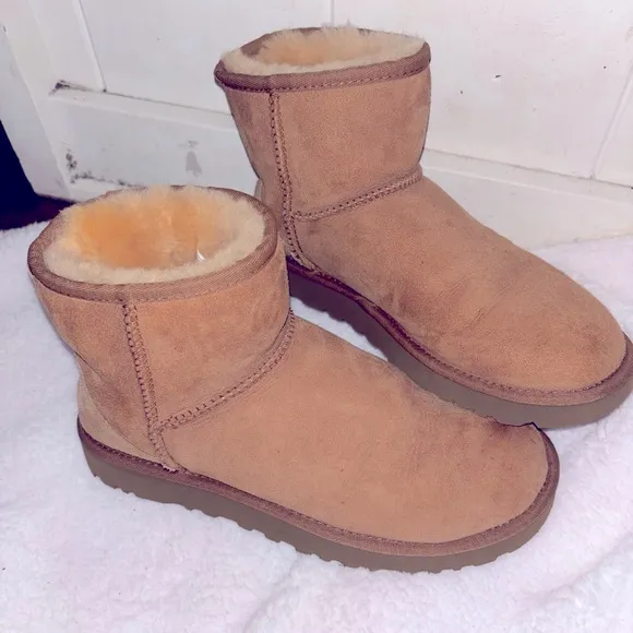 💕Ugg Classic Mini Boots 💕