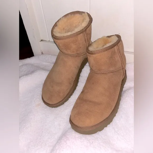 💕Ugg Classic Mini Boots 💕