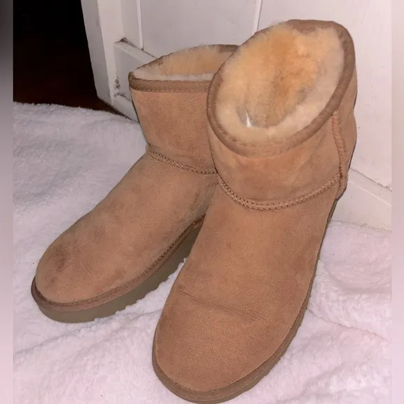 💕Ugg Classic Mini Boots 💕
