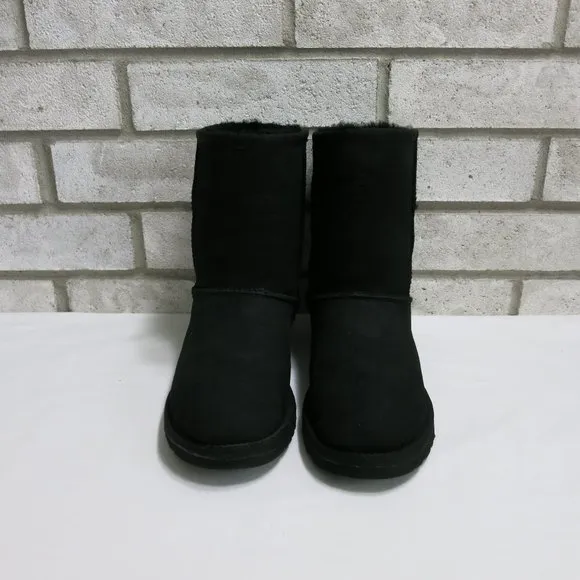 UGG Classic Short 5251Y Australia Insulated Winter Boot Kids Warm Footwear Sz 6
