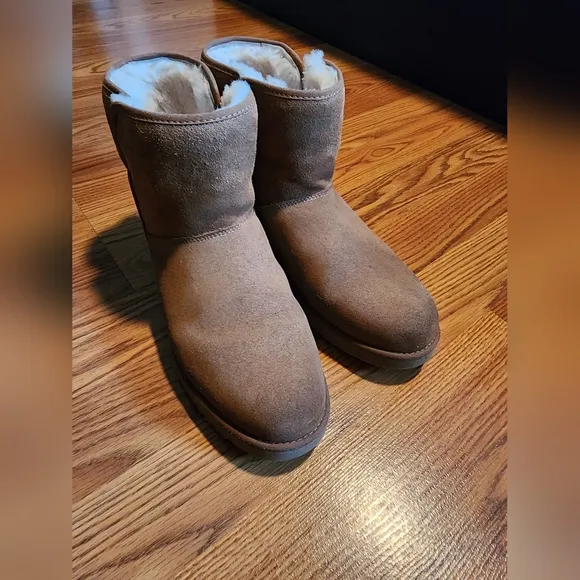 UGG Cory II Women's Suede &amp; Sheepskin Winter Ankle Boots in Chestnut Size 8.5