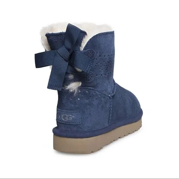 UGG Dae Sunshine Navy Blue Bailey Suede Mini booties size 5 Néw in box !