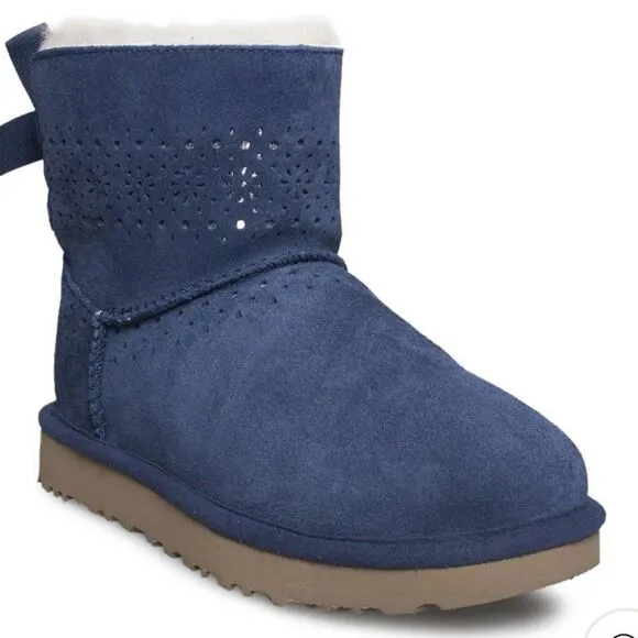 UGG Dae Sunshine Navy Blue Bailey Suede Mini booties size 5 Néw in box !