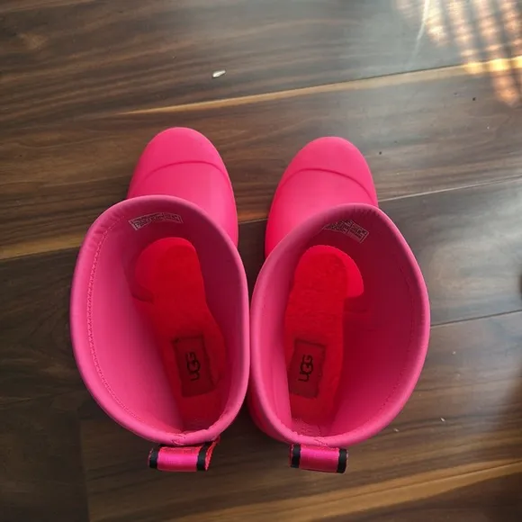 UGG Droplet Mid Bright Pink Rain Boots size 5