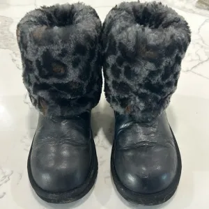 UGG ELLE Animal Print Black Leather Shearling Sheep Skin Winter Boots. Size 5