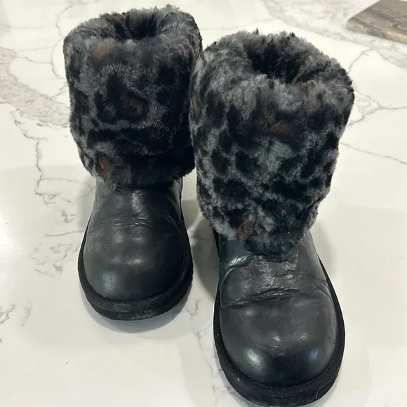 UGG ELLE Animal Print Black Leather Shearling Sheep Skin Winter Boots. Size 5