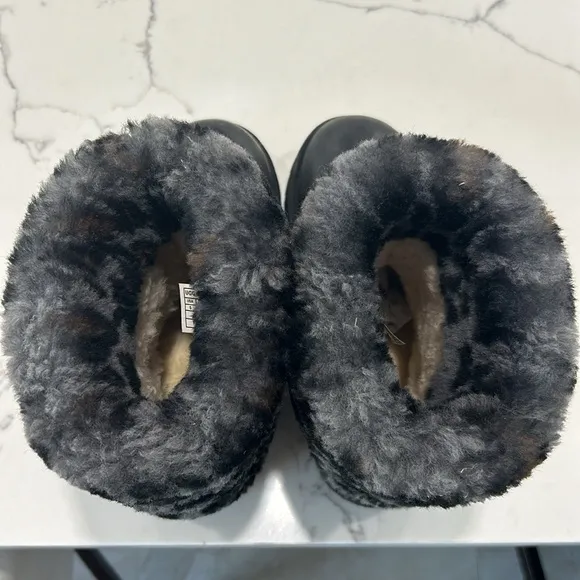UGG ELLE Animal Print Black Leather Shearling Sheep Skin Winter Boots. Size 5