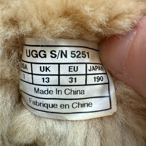 UGG Girls Classic Winter Boots in Chestnut