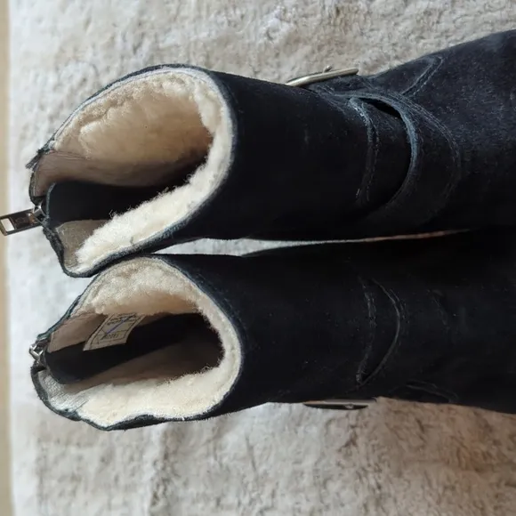 UGG Gisselle Black Leather Shearling Zip Ankle Boots Womens Size 7 M Winter