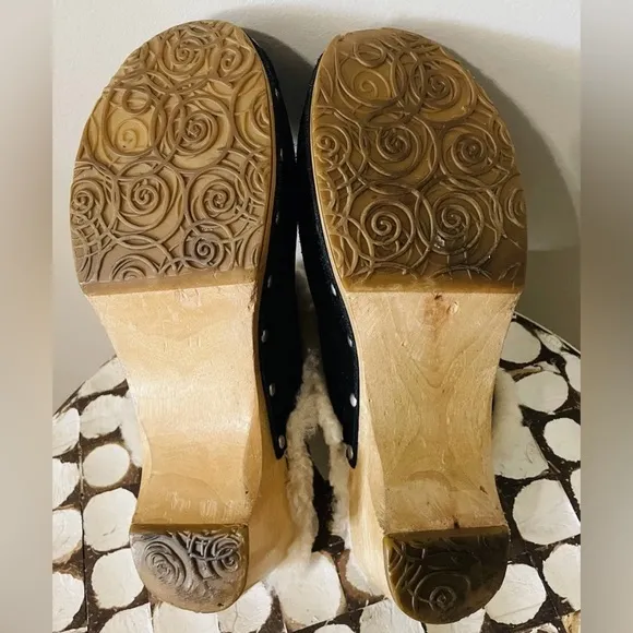 UGG Kalie Clogs Mules Women’s Size 8 Sheepskin Suede Leather Slip-On Shoes