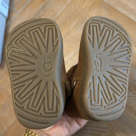 UGG Keelan Toddler Suede Lined Velcro Opening Winter Boots