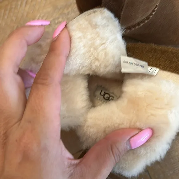 UGG Keelan Toddler Suede Lined Velcro Opening Winter Boots
