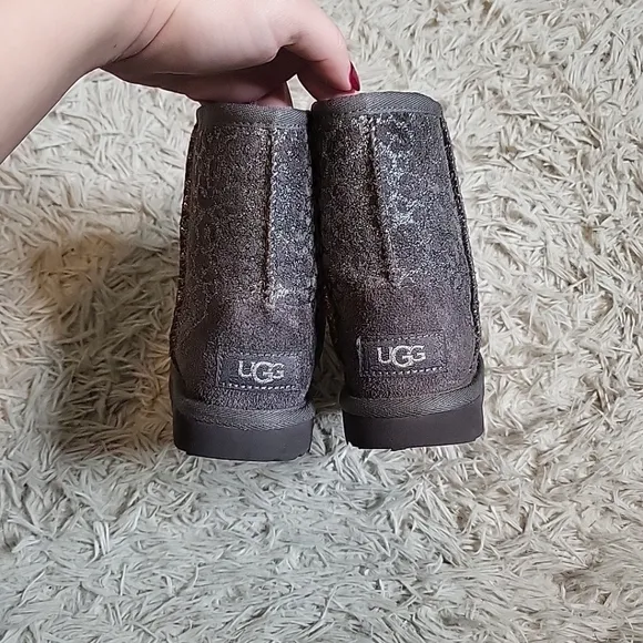 UGG Kids' Classic II Glitter Leopard Boots Size 10 Big Girls Kids 1112388T