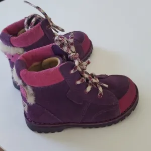 Ugg Lil' Bear Boots sz 7