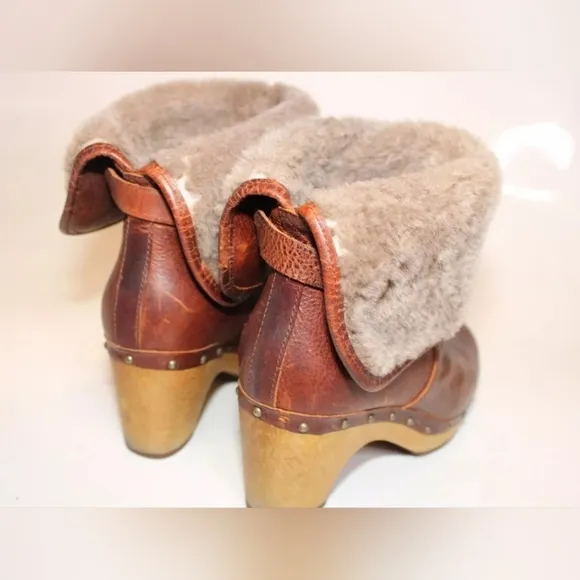 UGG Lynnea II Womens 7 38 Brown Leather Clog Boots Ankle Booties