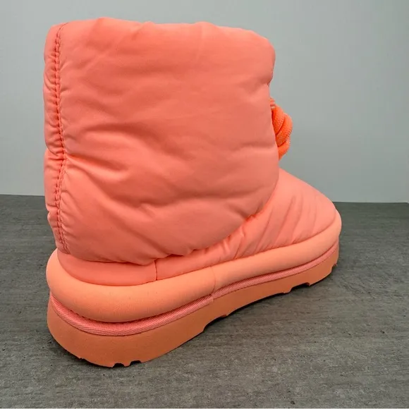 UGG Maxi Short Insulated Boots &quot;Sweatheart&quot; 1130773K Girl's Size 4, 5