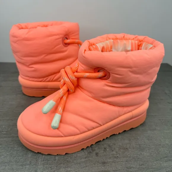 UGG Maxi Short Insulated Boots &quot;Sweatheart&quot; 1130773K Girl's Size 4, 5