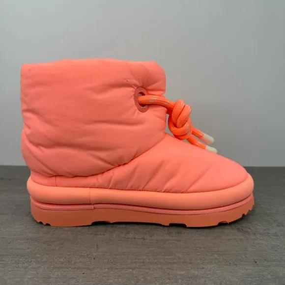 UGG Maxi Short Insulated Boots &quot;Sweatheart&quot; 1130773K Girl's Size 4, 5