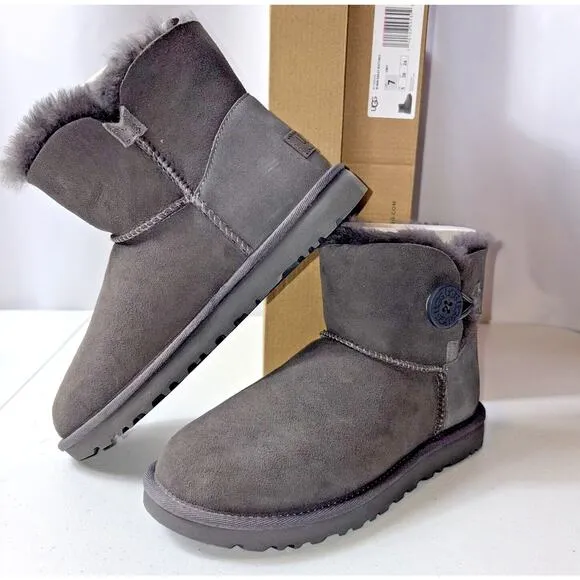 UGG Mini Bailey Button II 1016422 Women Grey Suede Wood Button Winter Boots NIB