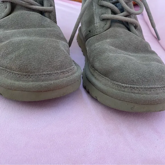 UGG Neumel Booties Suede Furry Inner Burnt Olive 38 Size 7 Women’s Boots EUC