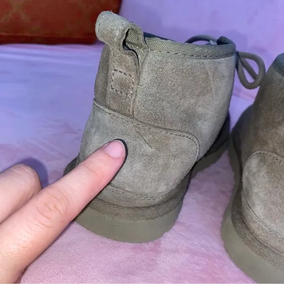 UGG Neumel Booties Suede Furry Inner Burnt Olive 38 Size 7 Women’s Boots EUC