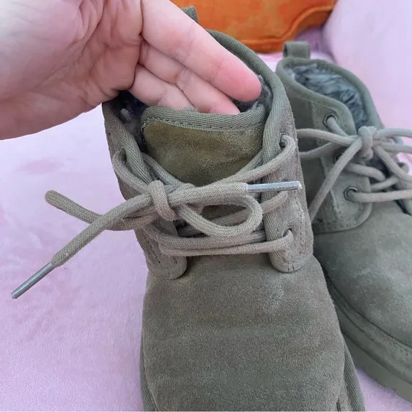 UGG Neumel Booties Suede Furry Inner Burnt Olive 38 Size 7 Women’s Boots EUC