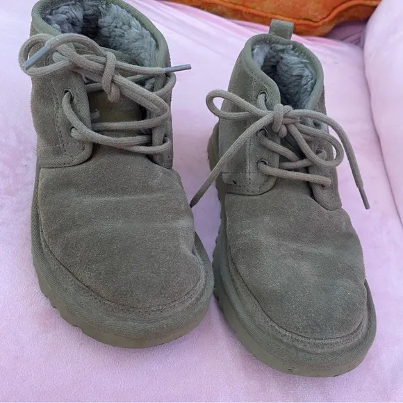 UGG Neumel Booties Suede Furry Inner Burnt Olive 38 Size 7 Women’s Boots EUC