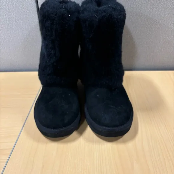 UGG Patten Sherpa Womens Size 5 Black Classic Outdoor Winter Boots