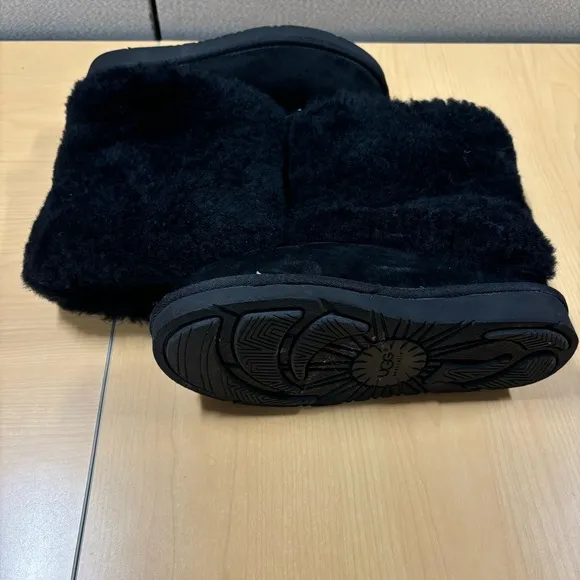 UGG Patten Sherpa Womens Size 5 Black Classic Outdoor Winter Boots