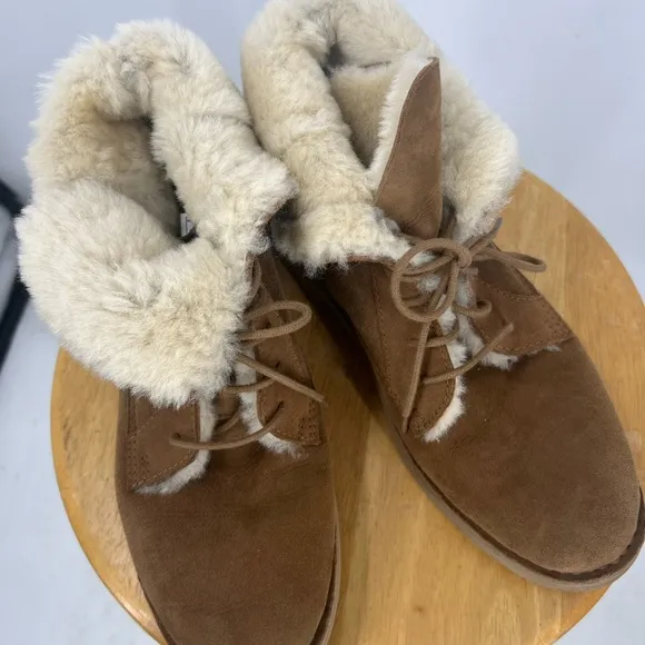 UGG Quincy,  soft sheepskin lined combat winter boot 9.5