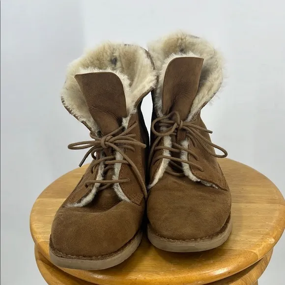 UGG Quincy,  soft sheepskin lined combat winter boot 9.5