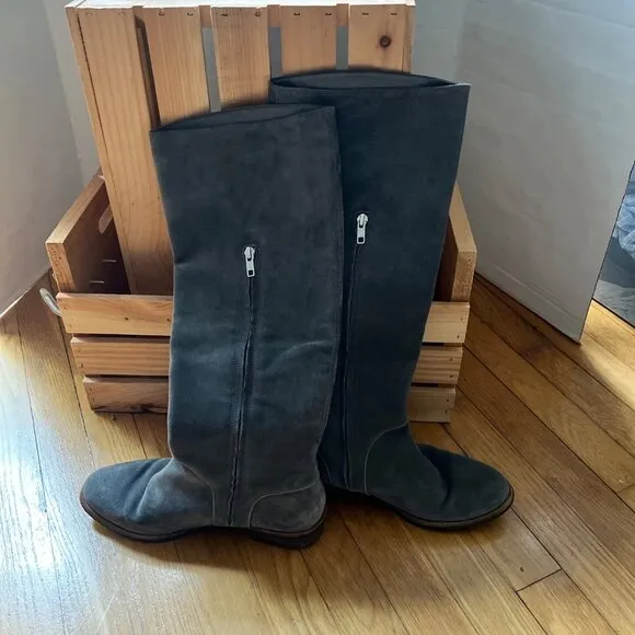Ugg Size 8 Grey Daley Suede Tall Equestrian Boots