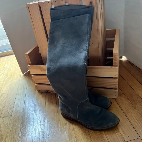 Ugg Size 8 Grey Daley Suede Tall Equestrian Boots