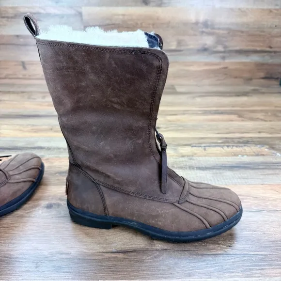 UGG Size 9.5 EUR 40 Zip Arquette Brown Leather Winter Boots Women Sheepskin Cuff