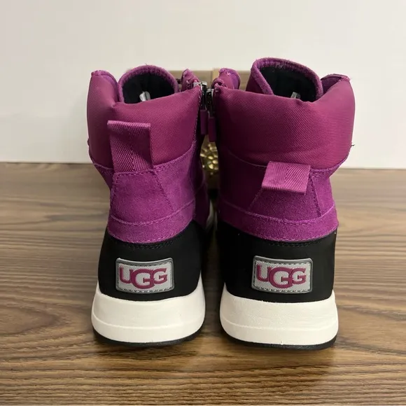 UGG Turlock Waterproof Insulated Snow Boots Purple Size Girls Size 5 Sn 1103505K