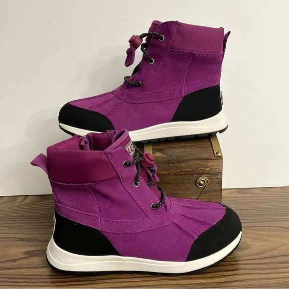 UGG Turlock Waterproof Insulated Snow Boots Purple Size Girls Size 5 Sn 1103505K