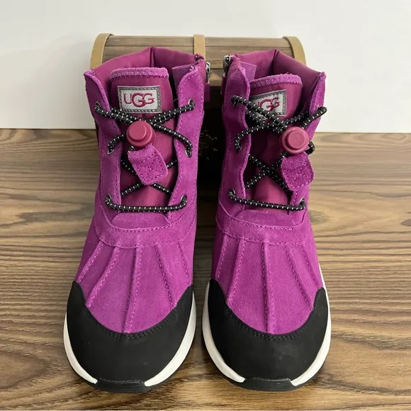 UGG Turlock Waterproof Insulated Snow Boots Purple Size Girls Size 5 Sn 1103505K
