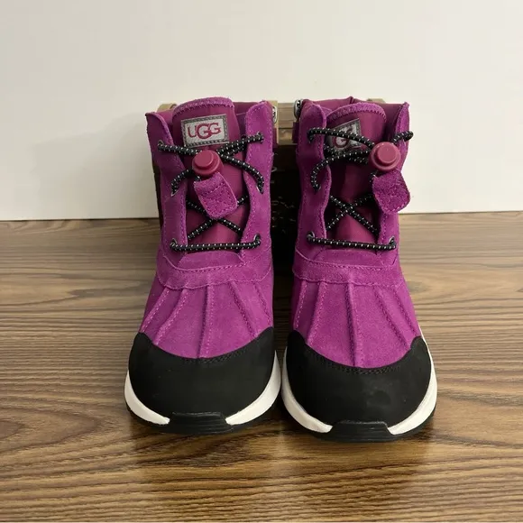 UGG Turlock Waterproof Insulated Snow Boots Purple Size Girls Size 5 Sn 1103505K