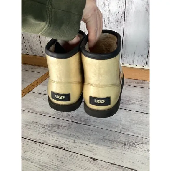 Ugg Two tone Snow Boots for Kids Size 1