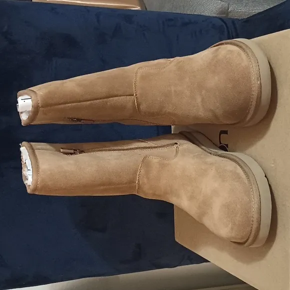UGG Winter Celvin Shearling Boots in Chestnut
