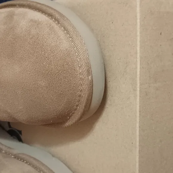 UGG Winter Celvin Shearling Boots in Chestnut