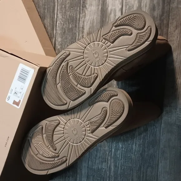 UGG Winter Celvin Shearling Boots in Chestnut